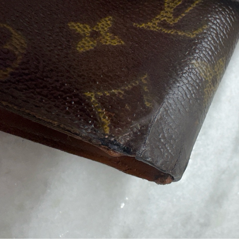 Louis Vuitton Monogram Bifold Wallet - Vintage 1994 - Picture 12 of 16